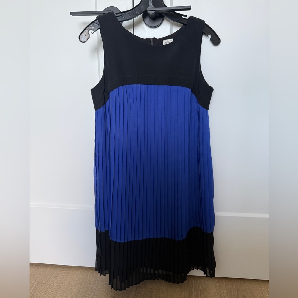 Ali Ro royal blue black sleeveless pleated color block silk dress Size 2 NWOT